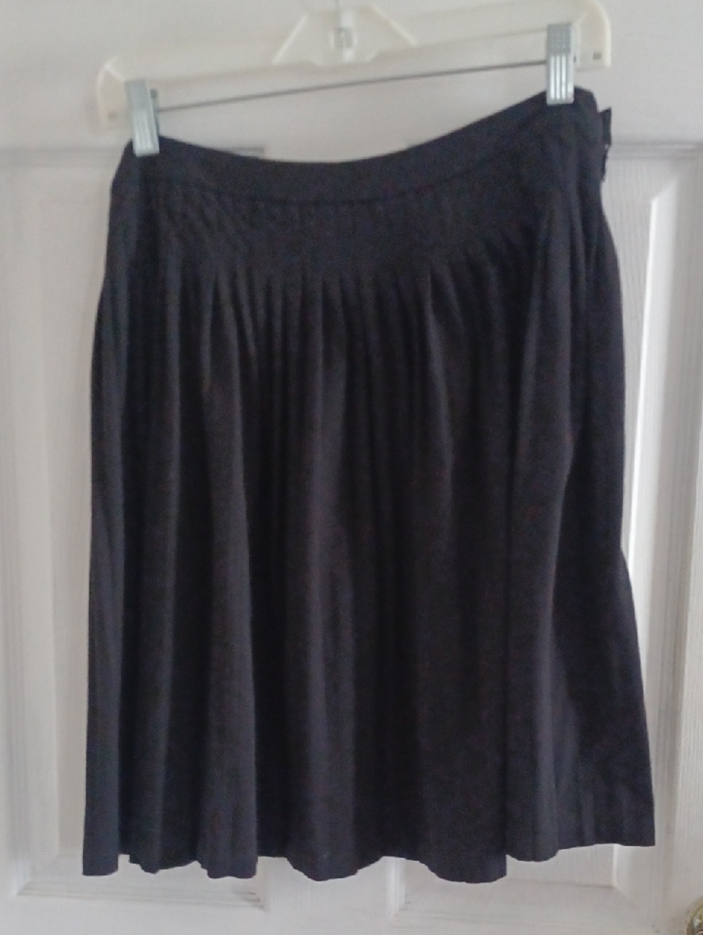 Simply Vera Vera Wang Black Circle Midi Pleated Skirt. NWT. Size M